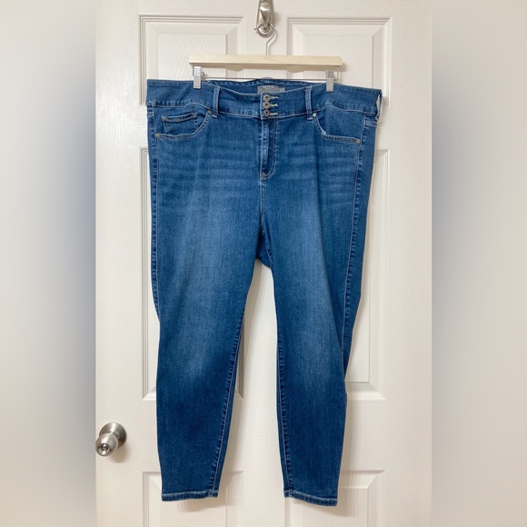 torrid Denim - Torrid Super Soft High Rise Denim Jegging 24 Short Casual Skinny Jean Fall